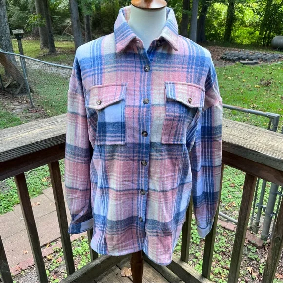 Pink plaid shirt overshirt jacket button up with pockets - Picture 5 of 14